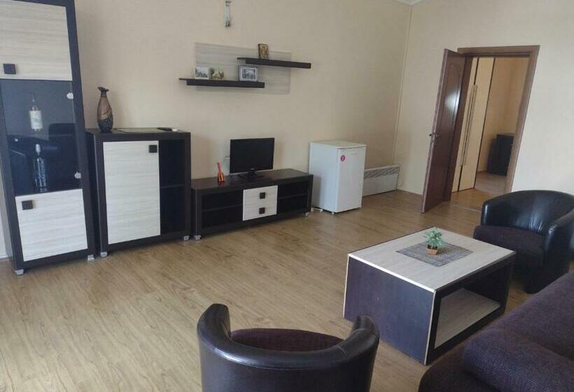 اتاق استاندارد چهار تخته, Shale Apartments And Rooms