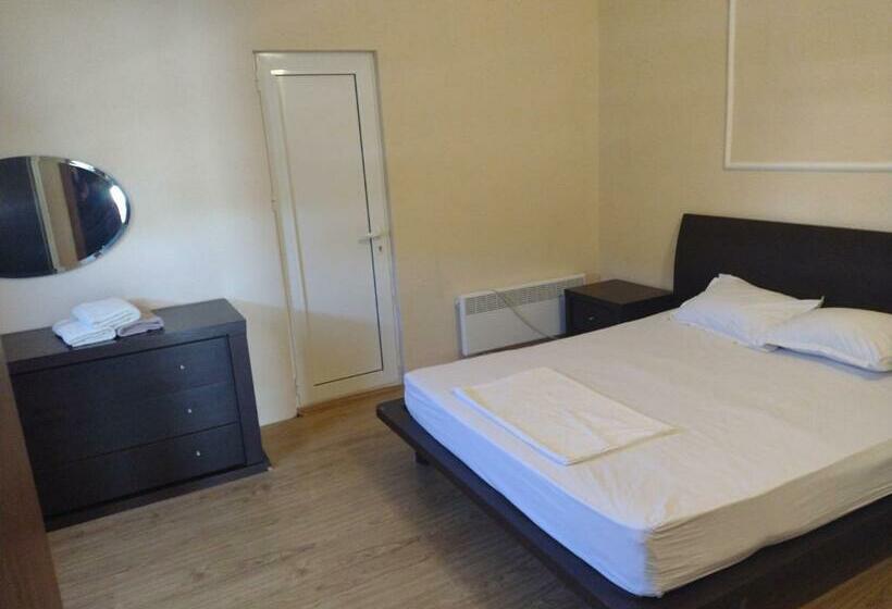 اتاق استاندارد چهار تخته, Shale Apartments And Rooms