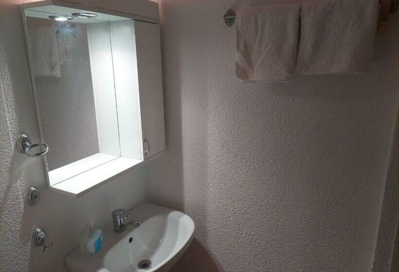 اتاق استاندارد چهار تخته, Shale Apartments And Rooms