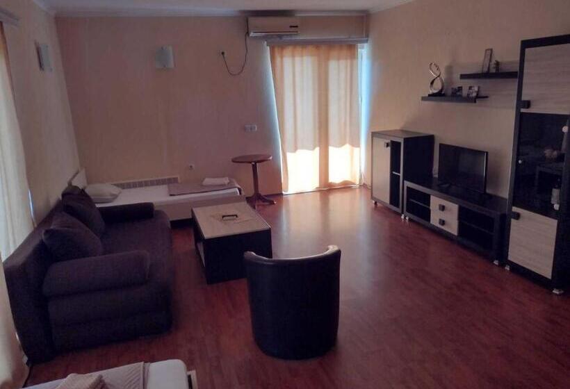 اتاق استاندارد چهار تخته, Shale Apartments And Rooms