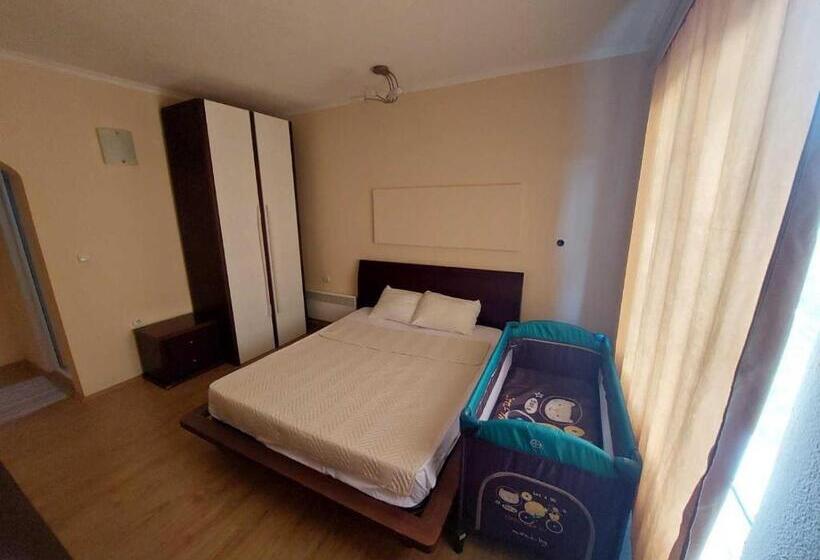 اتاق استاندارد چهار تخته, Shale Apartments And Rooms