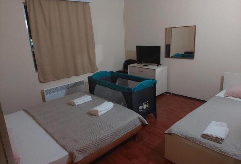 اتاق استاندارد سه نفره, Shale Apartments And Rooms