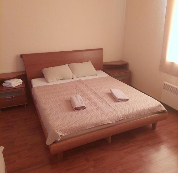 اتاق استاندارد, Shale Apartments And Rooms