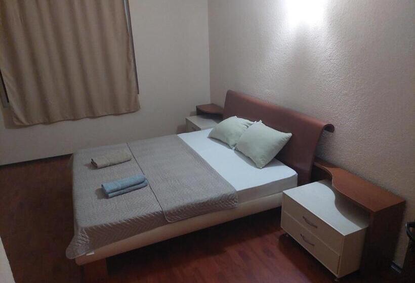 اتاق استاندارد, Shale Apartments And Rooms