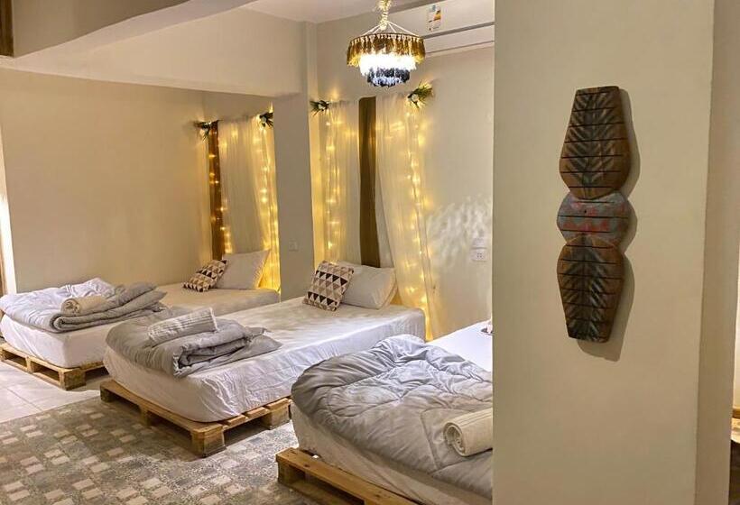 اتاق استاندارد سه نفره, La Vida Guest House