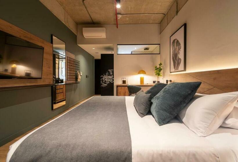 غرفة قياسية سرير كينج, Hashtag 98