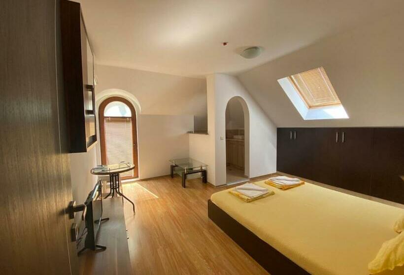 شقة غرفتين, къща за гости деневи