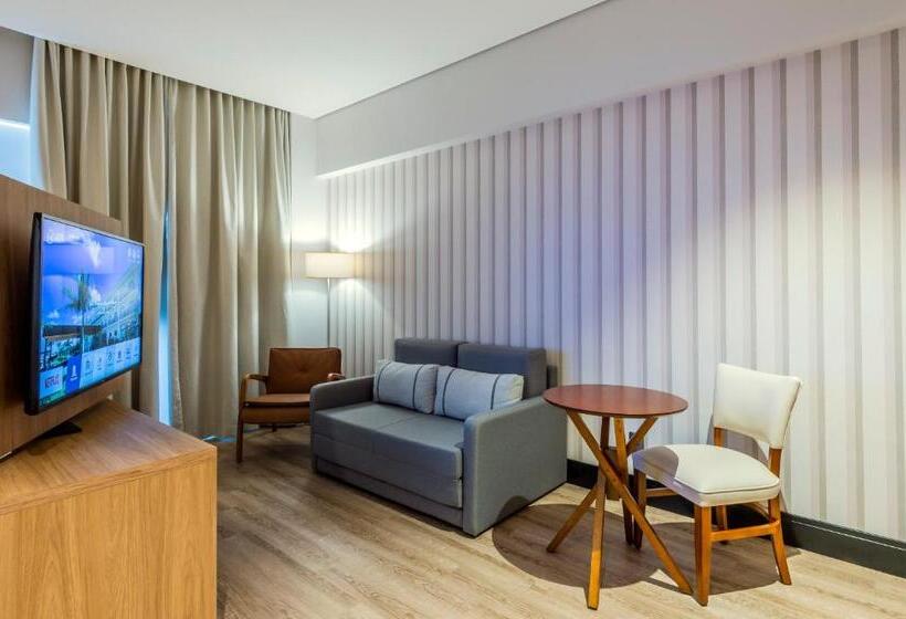 스위트 킹사이즈 침대, Japy Golf Resort
