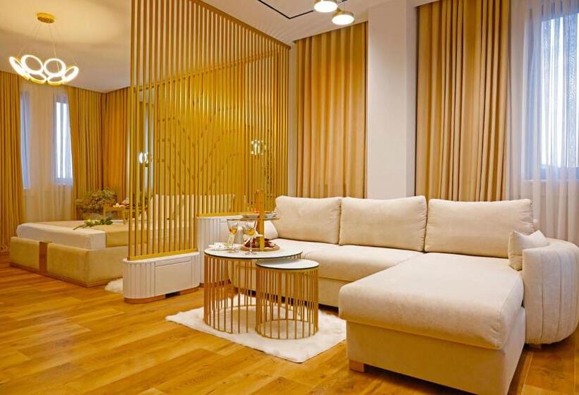 带大床的复式套间, Mark Hotel Tirana