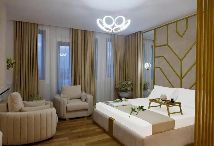 キングサイズベッドのデラックススイート, Mark Hotel Tirana