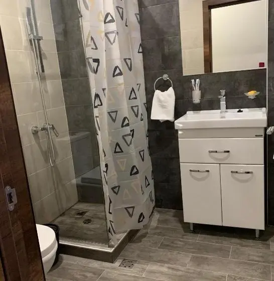 استودیو استاندارد با بالکن, Apartment #102 In Apart
