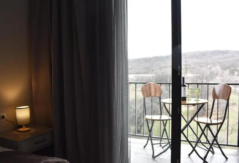 استودیو استاندارد با بالکن, Apartment #102 In Apart