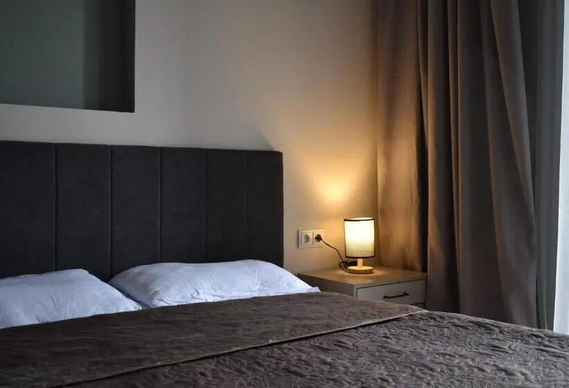 استودیو استاندارد با بالکن, Apartment #102 In Apart