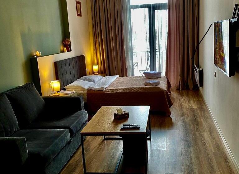 استودیو استاندارد با بالکن, Apartment #102 In Apart