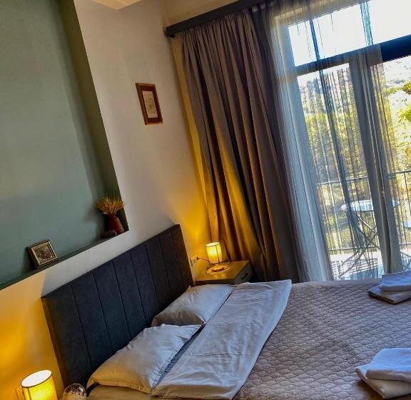 استودیو استاندارد با بالکن, Apartment #102 In Apart