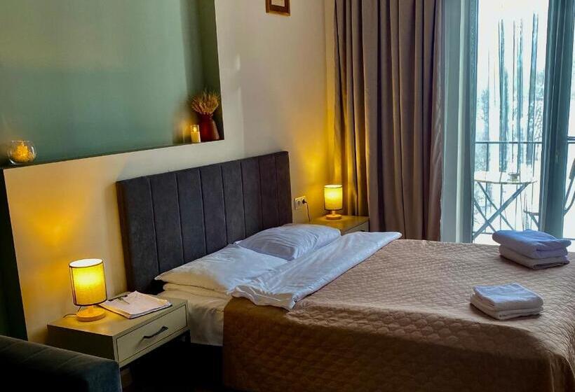 استودیو استاندارد با بالکن, Apartment #102 In Apart