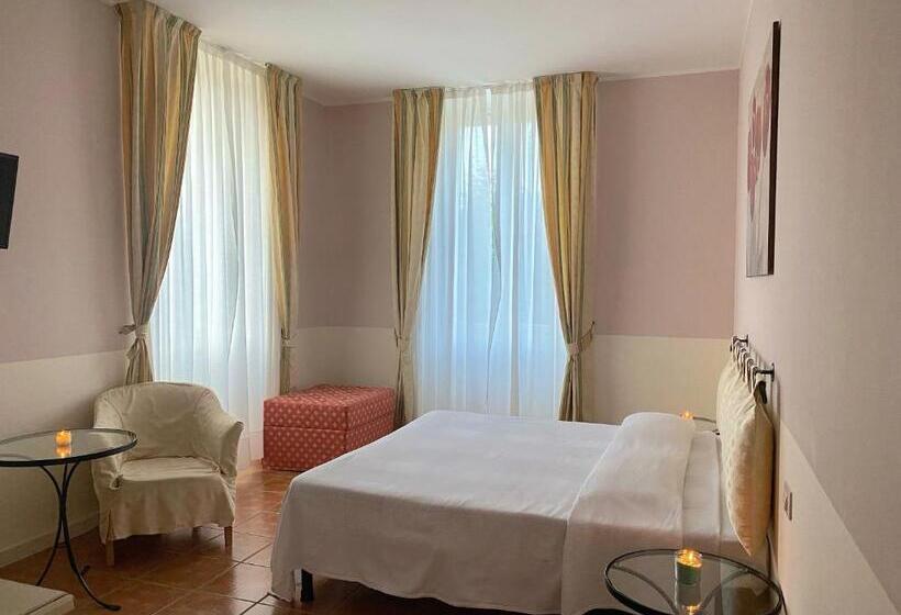 キングサイズベッドのデラックスルーム, Caroline