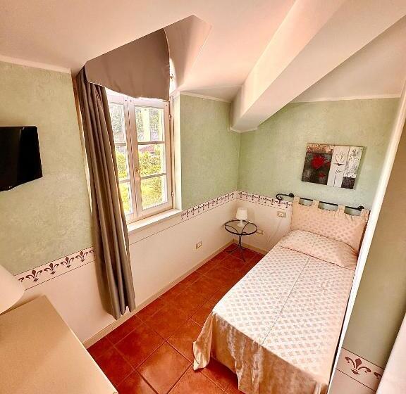 スーペリアシングルルーム, Caroline