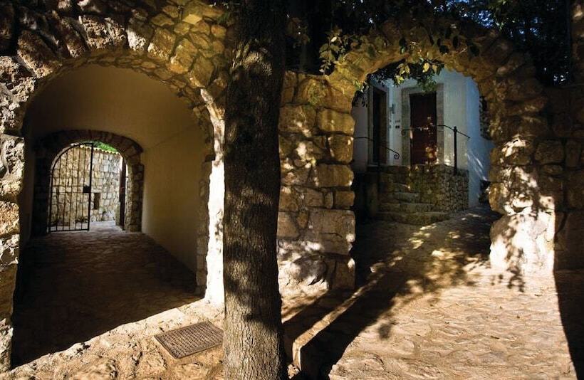 小型套房, Aquapetra Resort & Spa