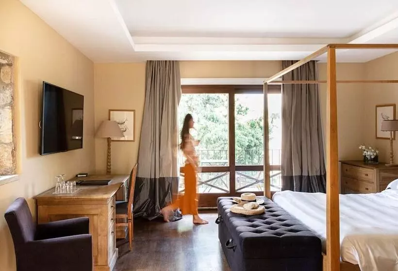 ジュニアスイート, Aquapetra Resort & Spa