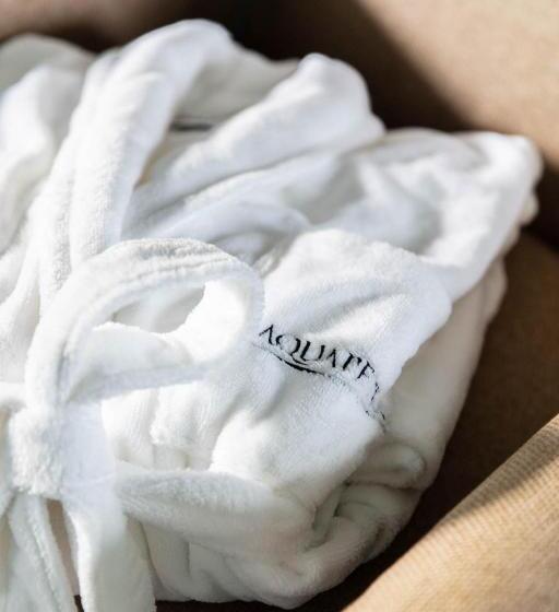 小型豪华套房, Aquapetra Resort & Spa