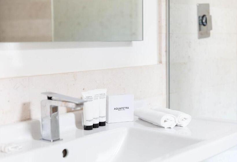 小型豪华套房, Aquapetra Resort & Spa