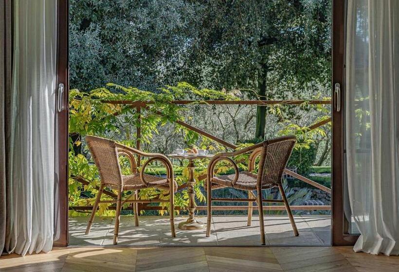 套房配有游泳池, Aquapetra Resort & Spa