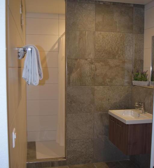 חדר דלוקס, Acacia