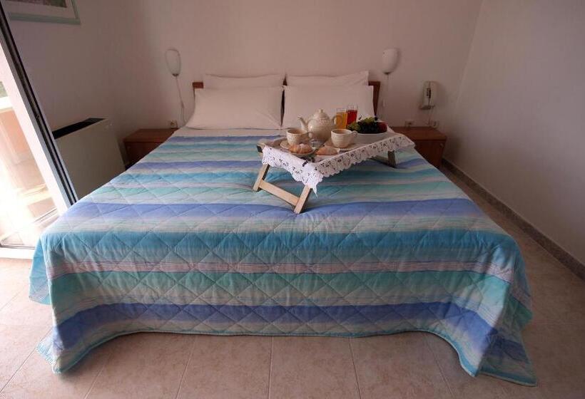 Семейный Номер, Carmen