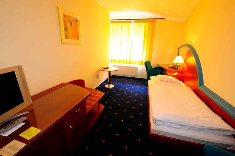 スタンダードシングルルーム, Eroplán