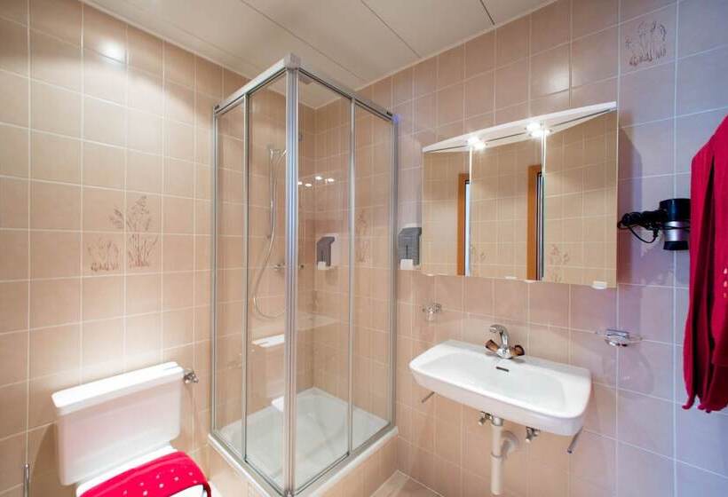 Номер Стандарт, Hôtel Du Port   Free Parking   Breakfast Included
