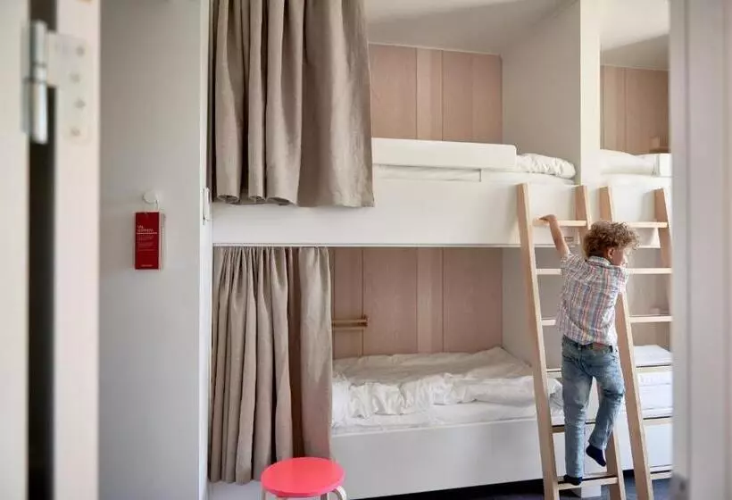 Perhehuone, Ikea Hotell
