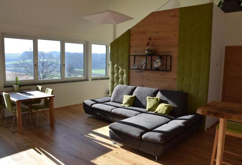 جناح ديلوكس, Kerndlerhof