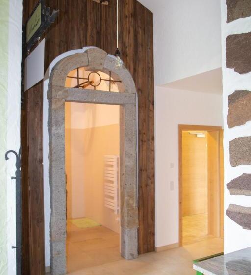 شقة غرفتين, Kerndlerhof