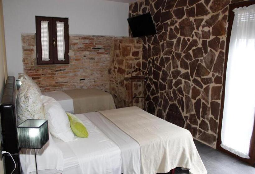 חדר סטנדרט לשלושה, Palacete Maria Rosa