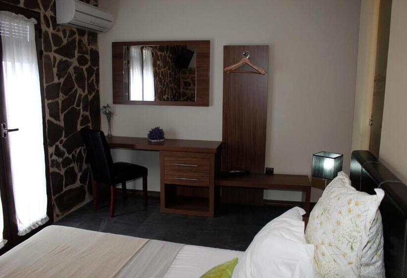 标准三人间, Palacete Maria Rosa