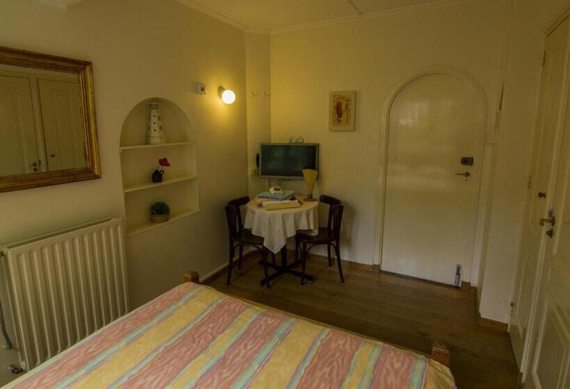 חדר בסיסי, Pension Zoom Oord