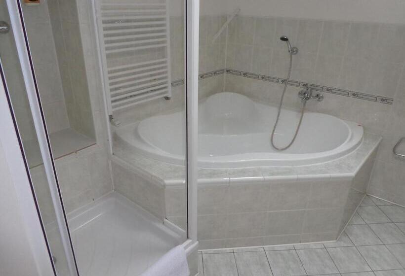 ペントハウススイート, Vacek Pod Věží