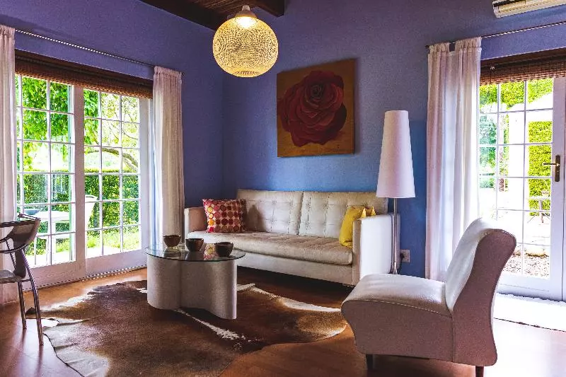 デラックスルーム, Rothman Manor