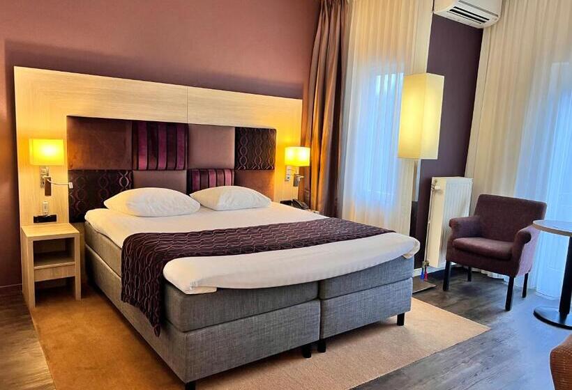 חדר סופריור, ´t Wapen Van Marion