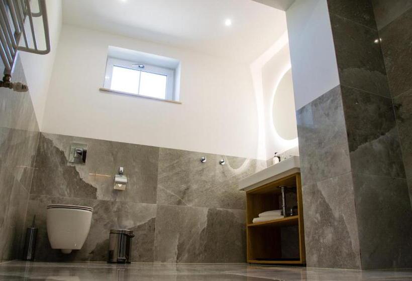 חדר סטנדרט מותאם לאדם עם מוגבלויות, Verde