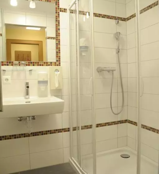 Standard Yhden Hengen Huone, Gasthof Kamml