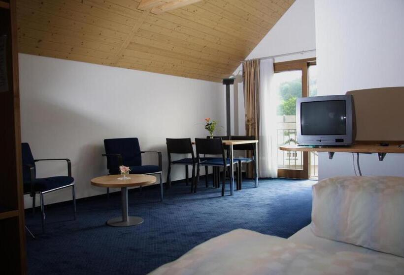 جناح عائلي, Rössli Tufertschwil