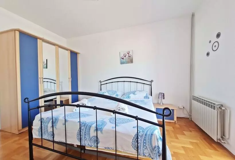 オーシャンビュースタンダードルームバルコニー付き, Rooms And Apartments Porat