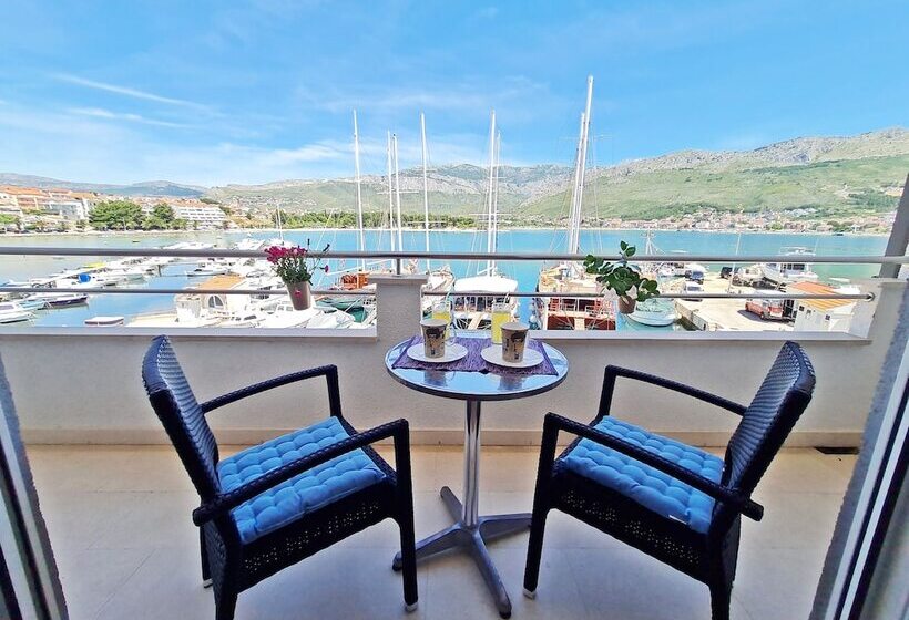 Estúdio Standart Vista Mar com Varanda, Rooms And Apartments Porat