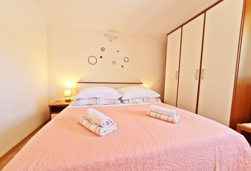 غرفة قياسية, Rooms And Apartments Porat