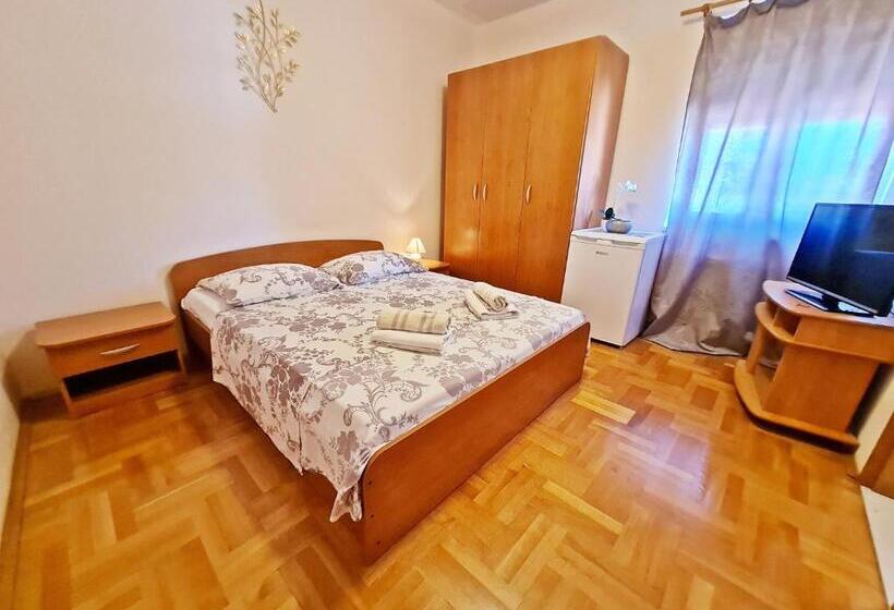 غرفة قياسية, Rooms And Apartments Porat