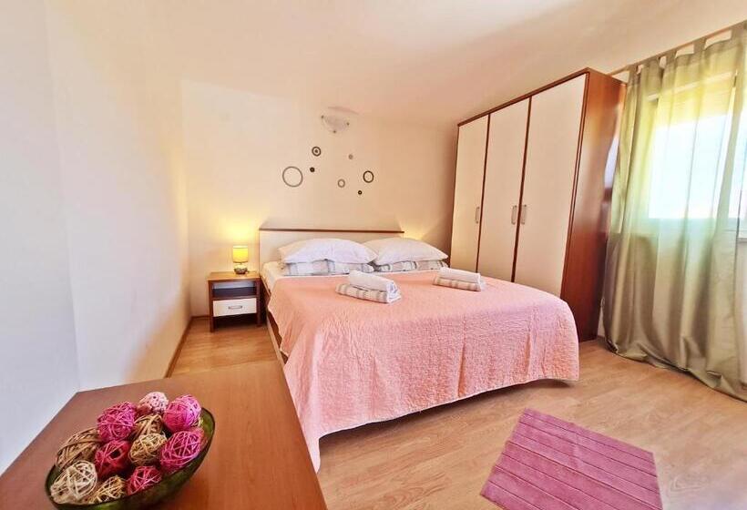 غرفة قياسية, Rooms And Apartments Porat