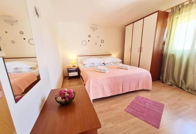 غرفة قياسية, Rooms And Apartments Porat