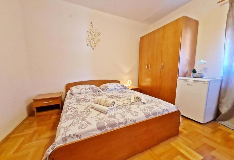 غرفة قياسية, Rooms And Apartments Porat